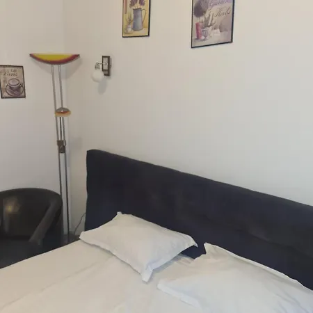 Pensión Corina House Craiova